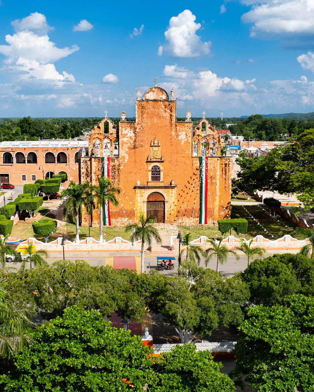 Fotografía aérea de la iglesia de Tekax, Yucatán