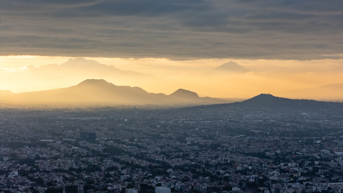Fotografía aérea de un amanecer en la Ciudad de México