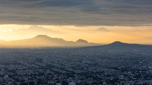 Fotografía aérea de un amanecer en la Ciudad de México