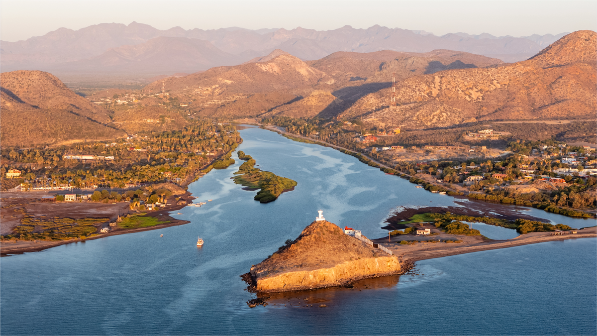 Fotografía aérea del oasis de Mulegé, Baja California Sur (vista 3)